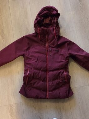 Columbia Women's Burgundy Hooded Winter Jacket